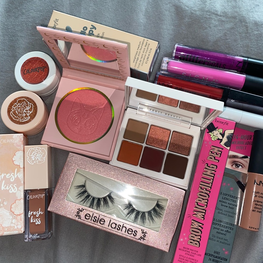 Brand New Makeup Bundle ✨